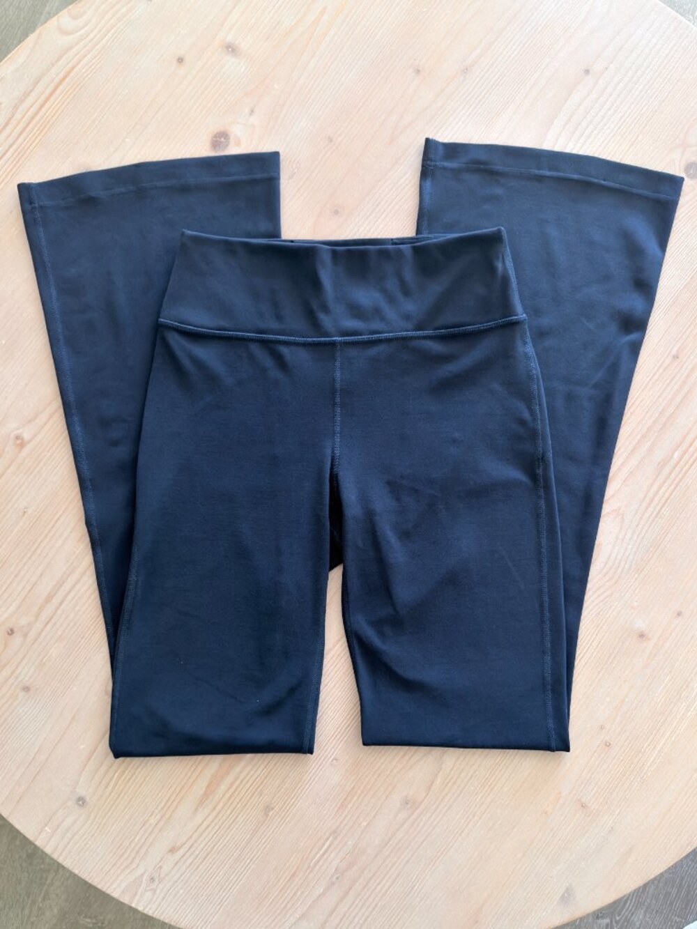 Lululemon Groove High Rise Flared Pant True Navy Leggings Women Size 6 W5HAOR - Picture 4 of 15